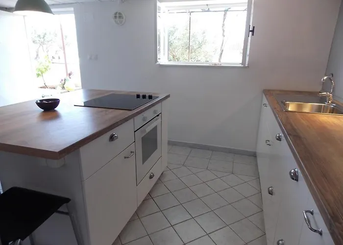Будинок відпочинку House With A Parking Space Seget Vranjica, - 11696
