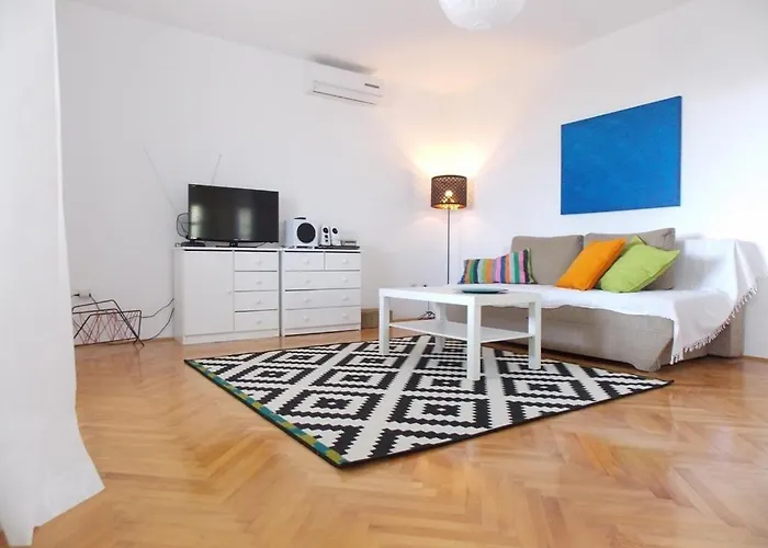 House With A Parking Space Seget Vranjica, - 11696 *